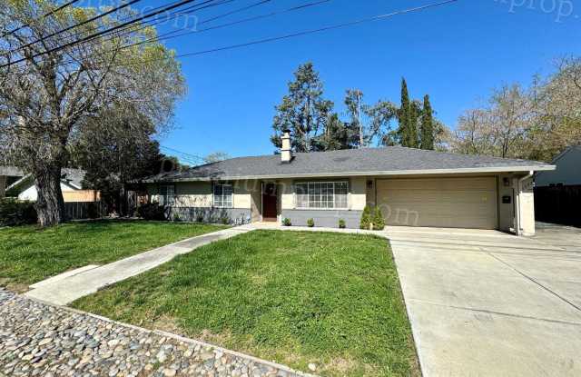 Gorgeous Main House with PGE and Water included in rent! - 1525 Mendocino Drive, Concord, CA 94521