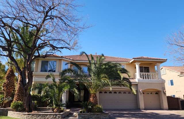 Beautiful Three Story, Five Bedroom Home with Lagoon Style Pool and Spa