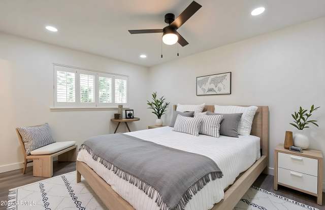 8124 E WHITTON Avenue