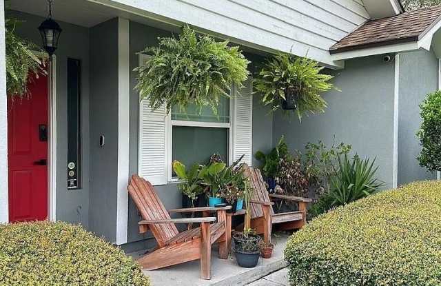 10420 INVERNESS Drive