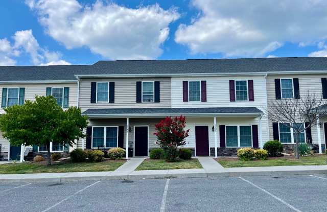 3 Bedroom, 2.5 Bath Two Level Townhouse