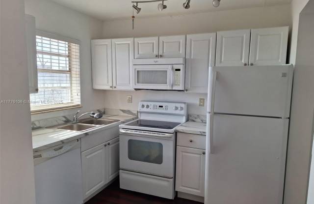 Photo of 8889 Fontainebleau Blvd