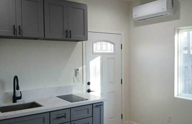 Photo of 801 Wilson Ave