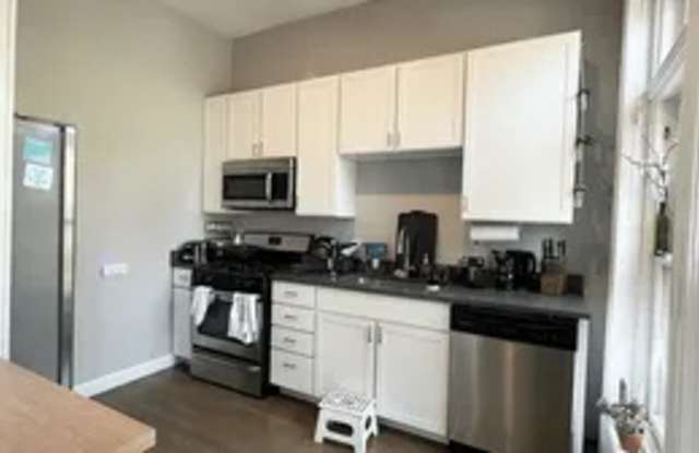 1338 North La Salle Drive