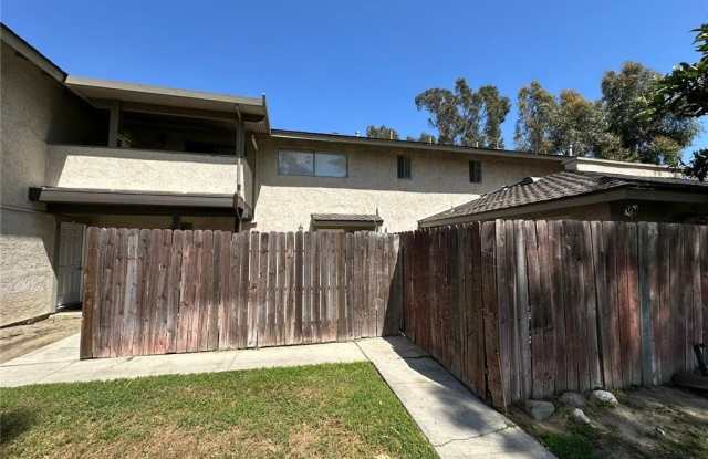 1501 E Fairfield Court