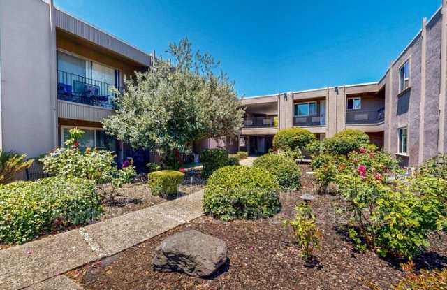 2120 Sonoma Ave