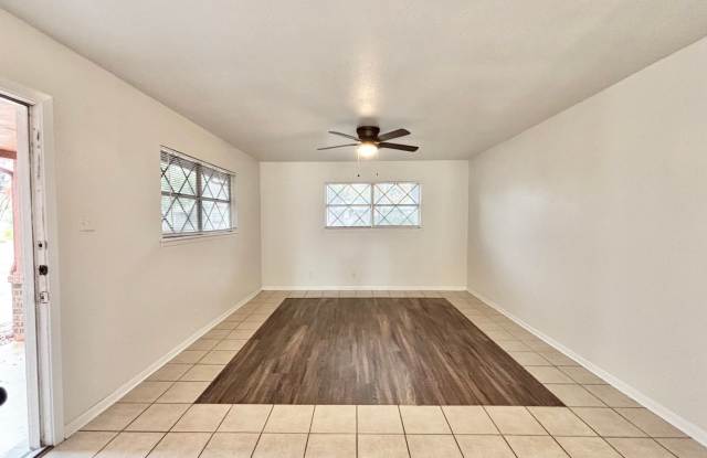 Charming 3-Bedroom Home with 2-Car Garage Near Shopping  Ft. Sam