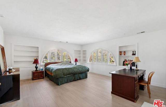 324 Marguerita Avenue