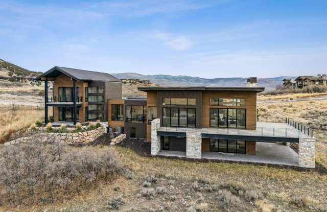 Photo of 2005 Lookout Peak Circle