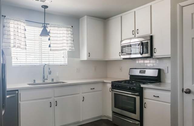 51305 Avenue Vallejo