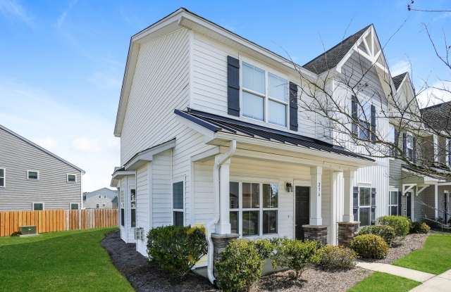 3/2.5 Townhome located in the Landings at Montague in Goose Creek!
