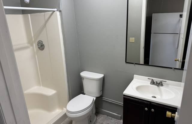 1615 East 47th Street - Upstairs