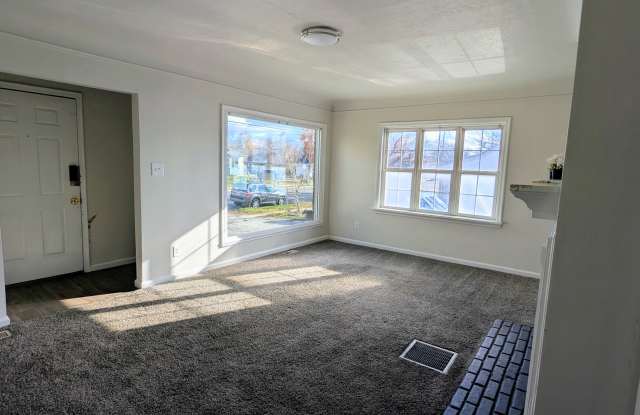 Photo of 426 Navajo St