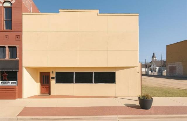 Photo of 103 E Henderson Street