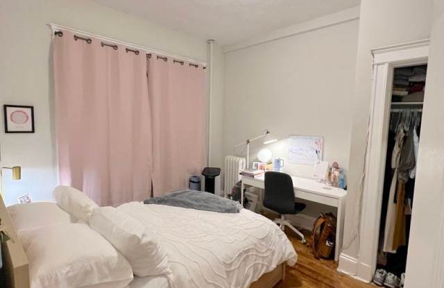 Right Near Packard's Corner. 2bed/1bath, heat and hot water included! - 1189 Commonwealth Avenue, Boston, MA 02134