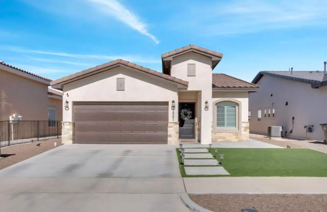 13841 Paseo De La Luna Avenue