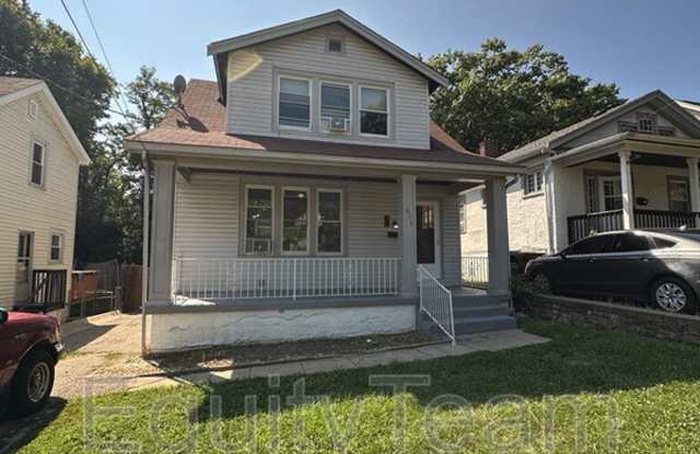 835 Greenwich Ave