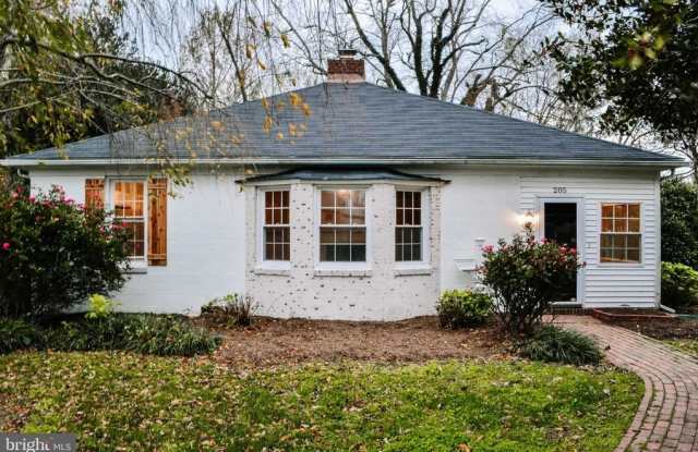 Photo of 205 Somerset Ave - Furnished