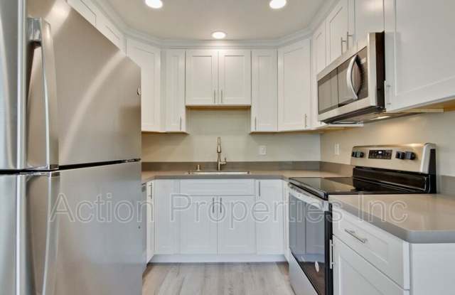 423 Center Street