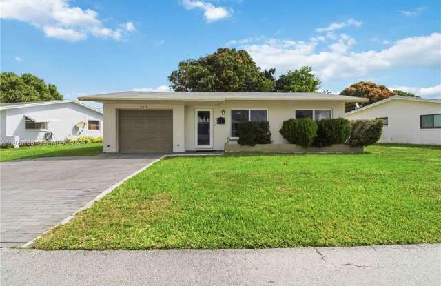 5616 NW 48th Way