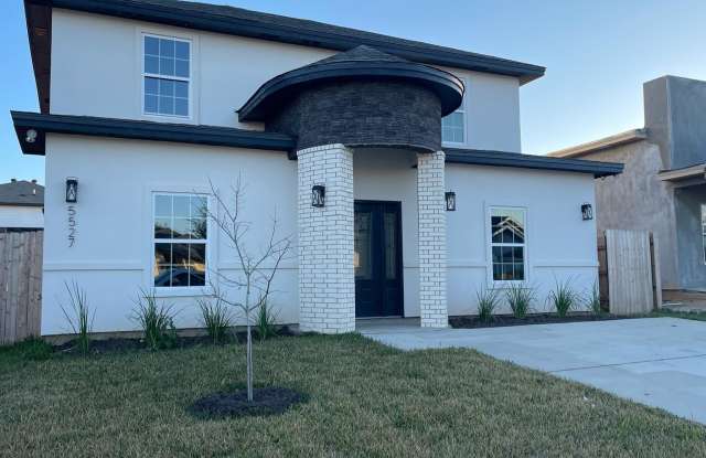 Photo of 5527 Conroe St