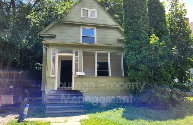 404 Linden Place