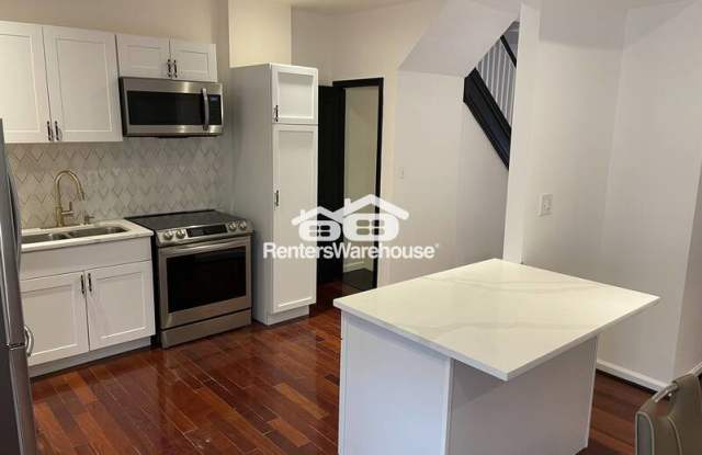 5002 Queensberry Ave