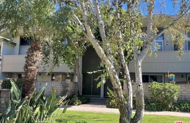 13218 Fiji Way unit: B