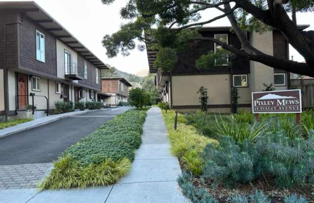 EPIC REA: 2 BR/1 BA Townhome w/ 1 Parking in Great Corte Madera