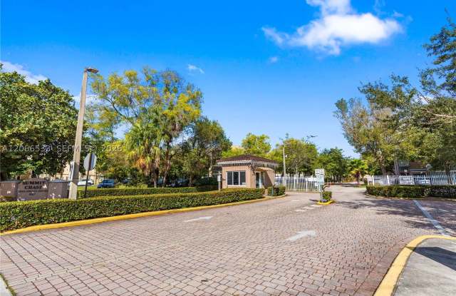 8501 NW 8th St