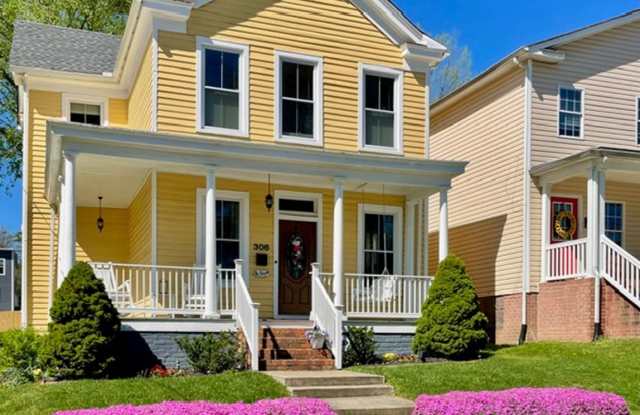 Beautifully Renovated Swansboro Home