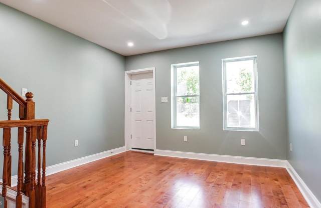 1753 N CROSKEY Street