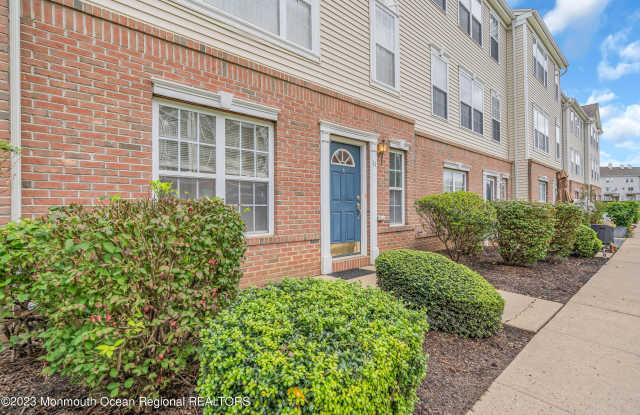 11 Kosmoski Terrace unit: 106