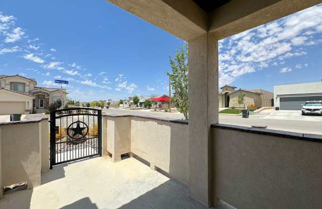 East EP 4 bed + Office w/3 Car Garage  Solar!