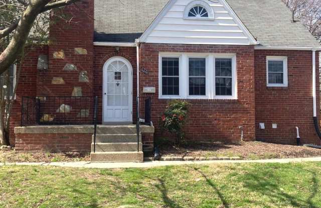 Photo of 626 S IRVING Street