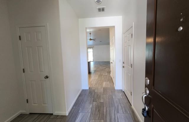 5361 W DESERT HOLLOW Drive