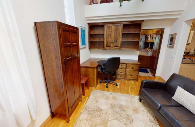 Photo of VACATION - 915 Alameda