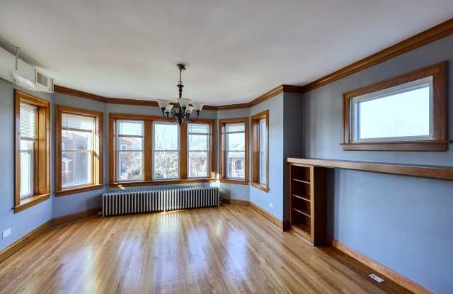 5223 W Henderson Street