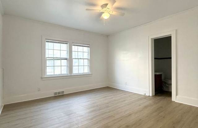 3 Bed in the heart of Blackstone District! Available Now!