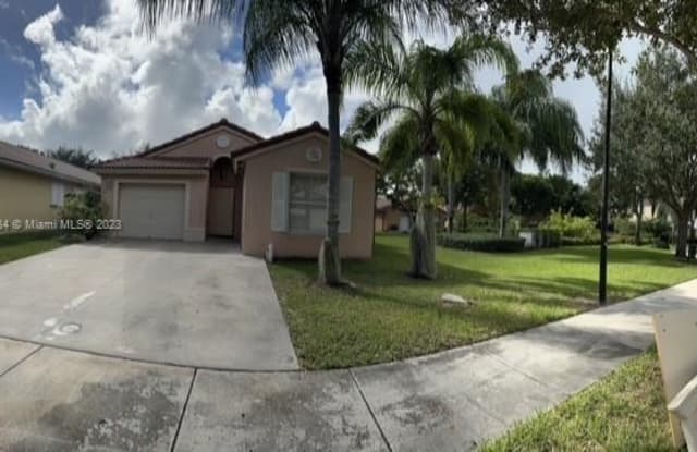 1946 SE 10th St - 1946 Southeast 10th Street, Homestead, FL 33035