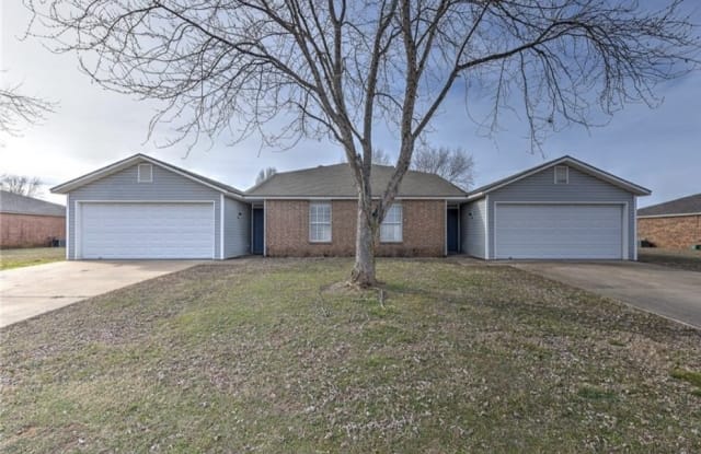 1651 North Boxley Avenue - 1651 North Boxley Avenue, Fayetteville, AR 72704