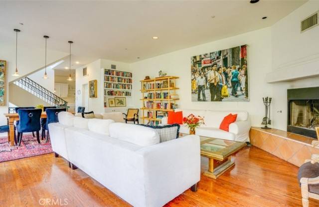 8718 Wonderland Park Avenue