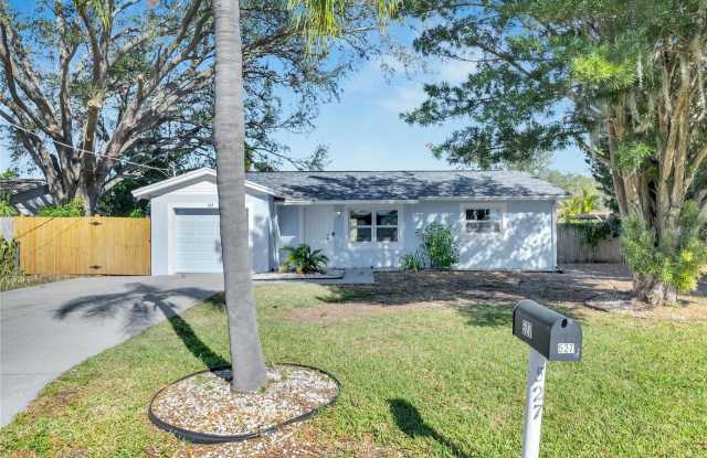 527 FOX RUN Trail