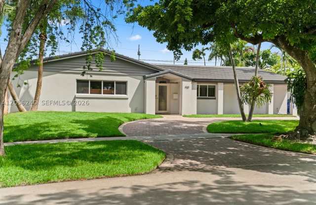 930 NE 182nd Ter