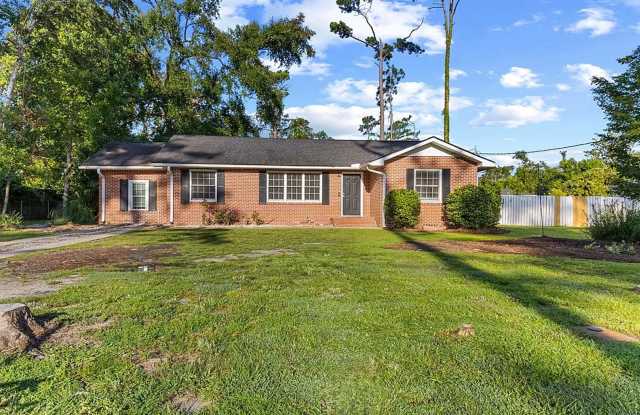 Photo of 2206 White Oak Dr. Valdosta, GA 31602