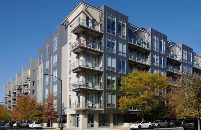 1100 W Adams St