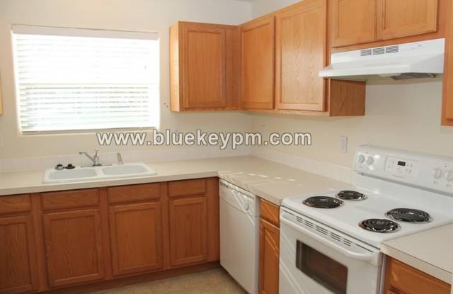 2 Bed, 2.5 Bath Townhome in Rockwood Neighborhood