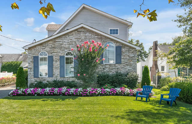 405 Salem Avenue unit: Summer