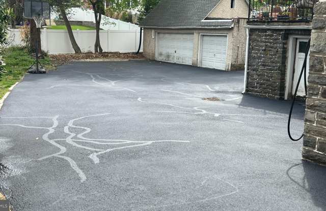 316 GERARD Avenue unit: Two Car Garage