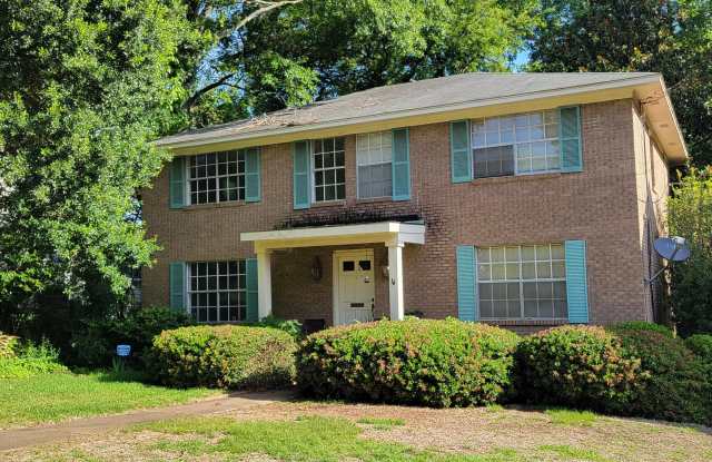 1076 Manship Street - A